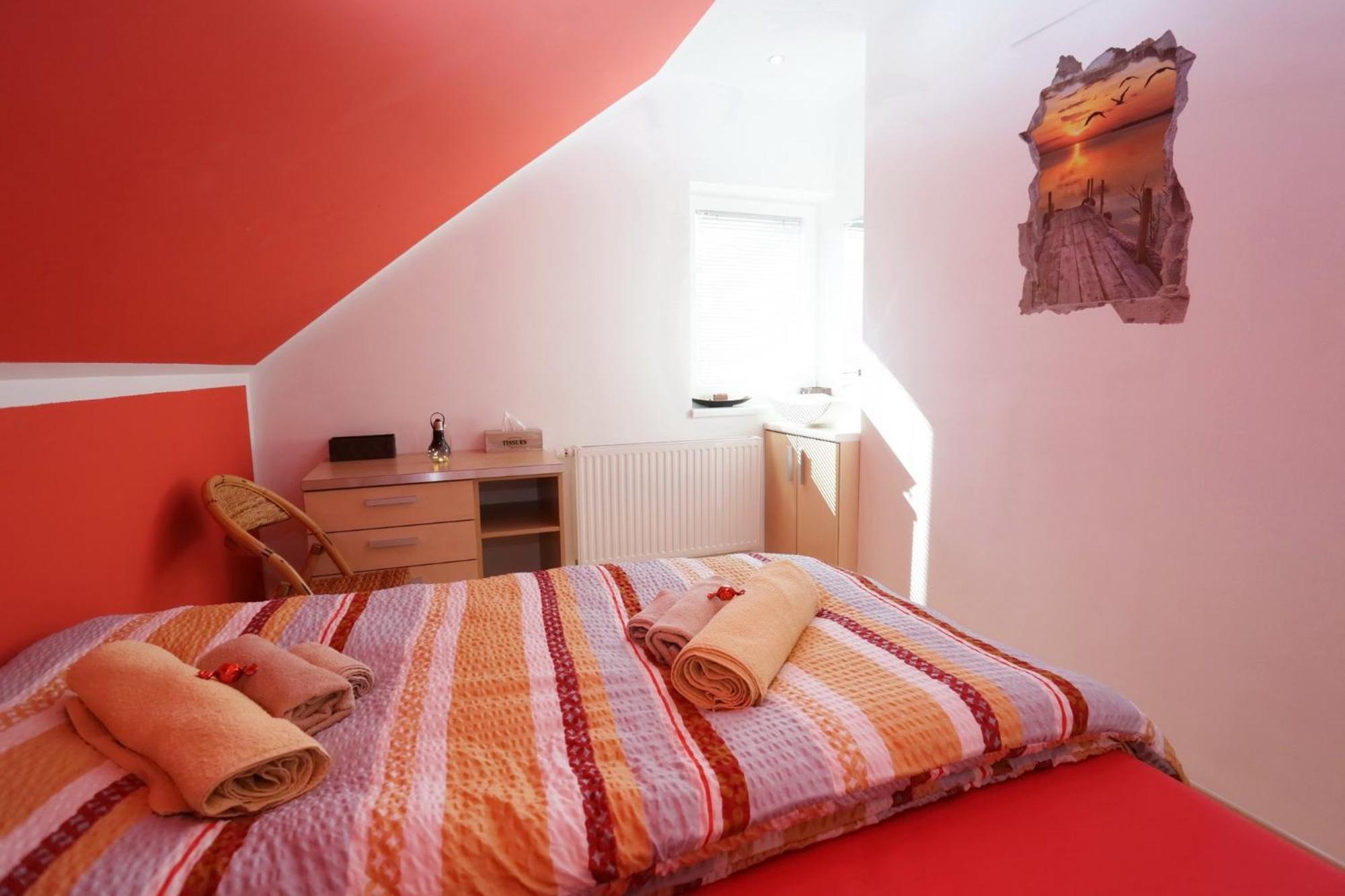 Lux Living Apartments Budic Near Terme Catez Brežice Rum bild
