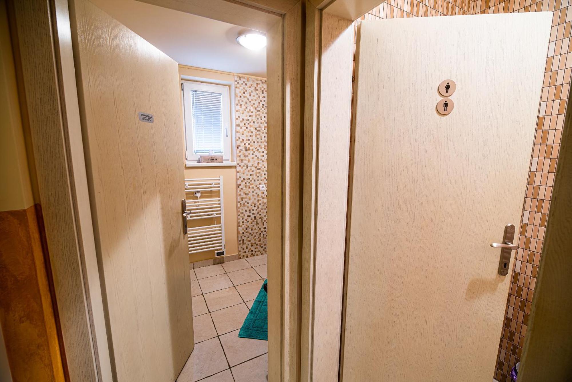 Lux Living Apartments Budic Near Terme Catez Brežice Rum bild