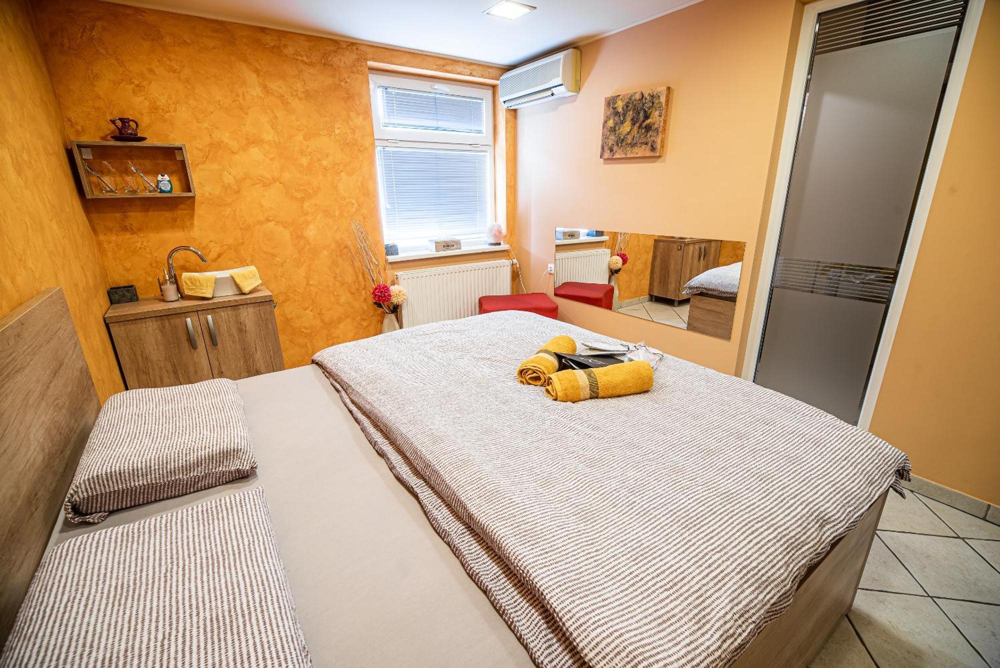 Lux Living Apartments Budic Near Terme Catez Brežice Rum bild