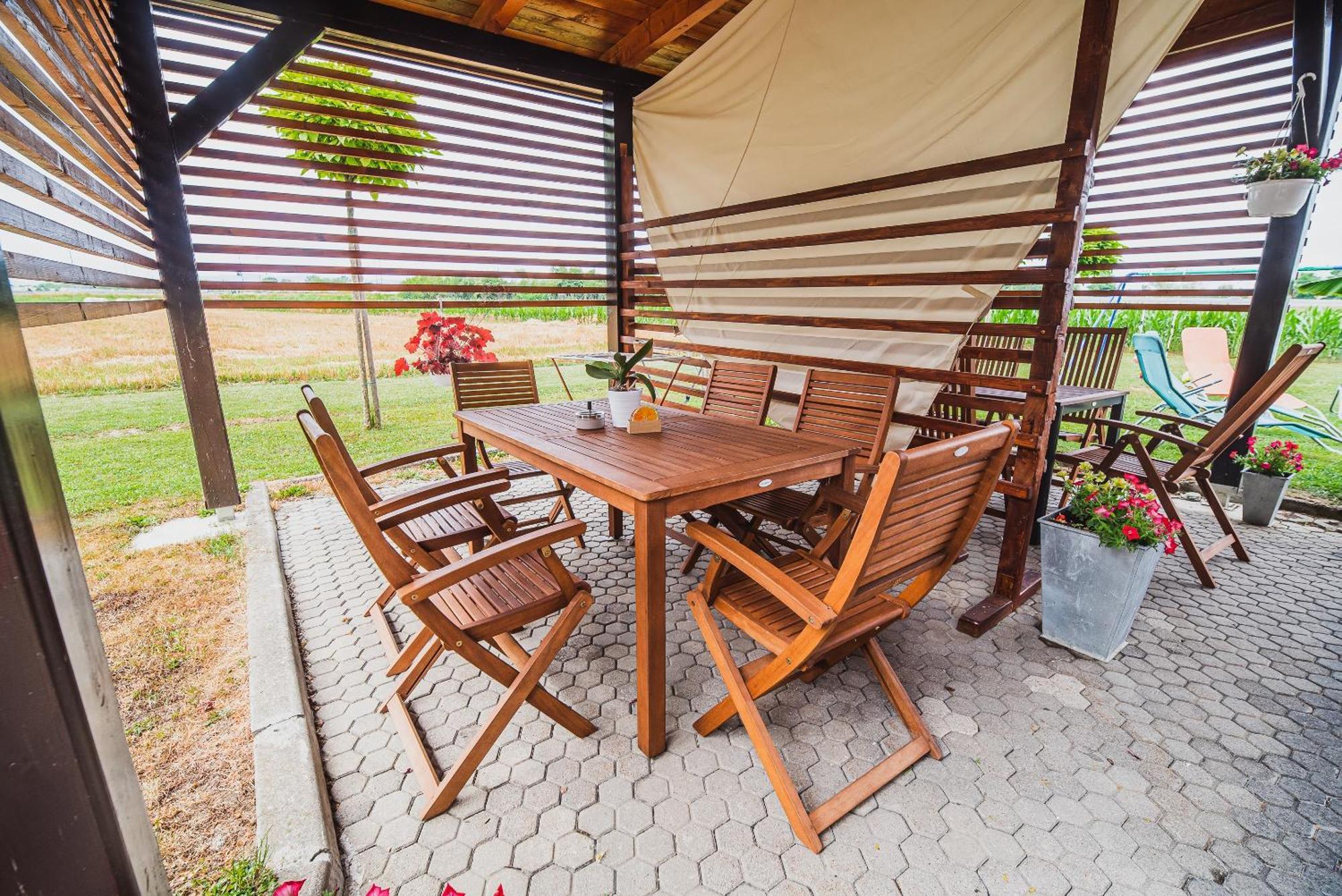 Lux Living Apartments Budic Near Terme Catez Brežice Rum bild