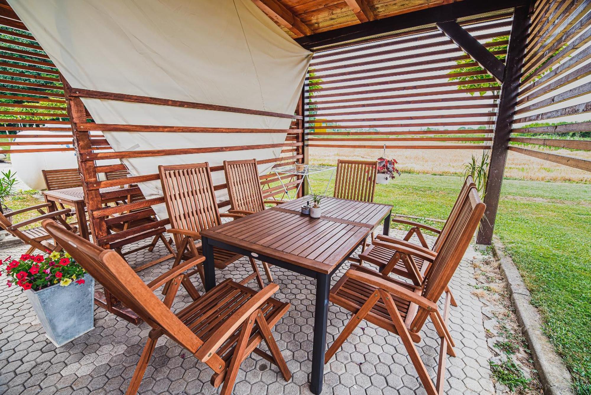 Lux Living Apartments Budic Near Terme Catez Brežice Rum bild